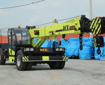 Farana Crane on rent